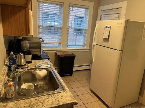 1 Rowan St, Norwalk CT 06855-1926 exterior