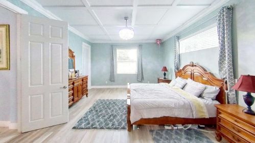 898 Curtis St, Fort Pierce FL 34983-1935 exterior