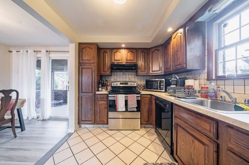 6834 Alcoma Dr, Pittsburgh PA  15235-2257 exterior