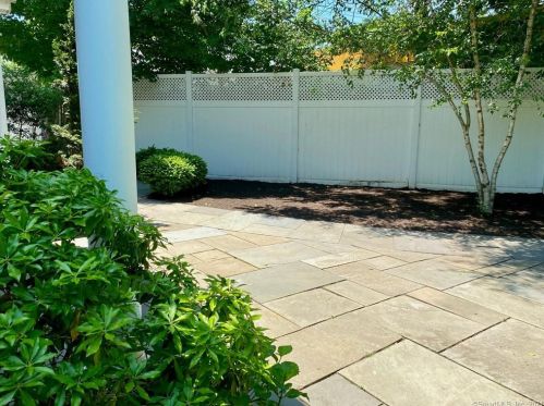 76 New Canaan Ave, Norwalk CT 06850-2645 exterior