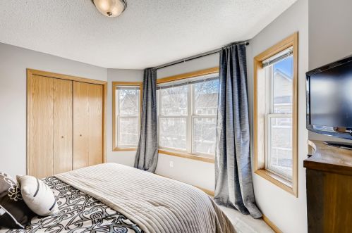 12 River Bend Pl, Chaska MN 55318-3303 exterior