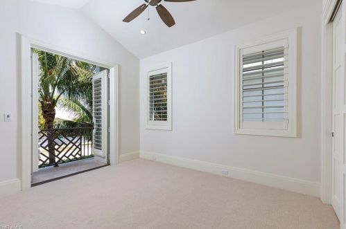 640 3 Ave, Naples FL 34117-3027 exterior