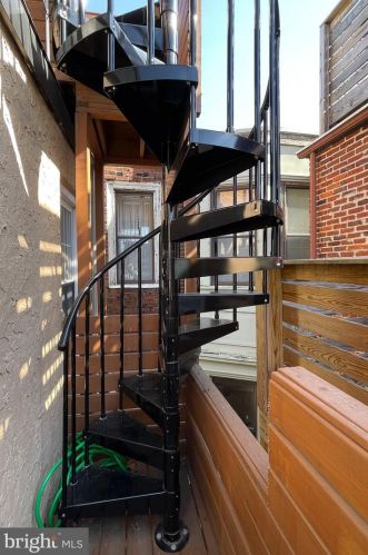 807 Leithgow St, Philadelphia PA 19123-1440 exterior