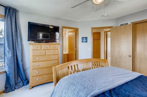 12 River Bend Pl, Chaska MN 55318-3303 exterior