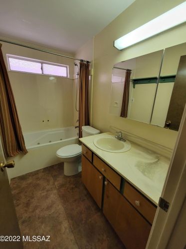 7132 Brk Dr, Tucson AZ 85730-1706 exterior