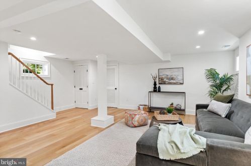 4420 Fessenden St, Washington DC  20016-4054 exterior