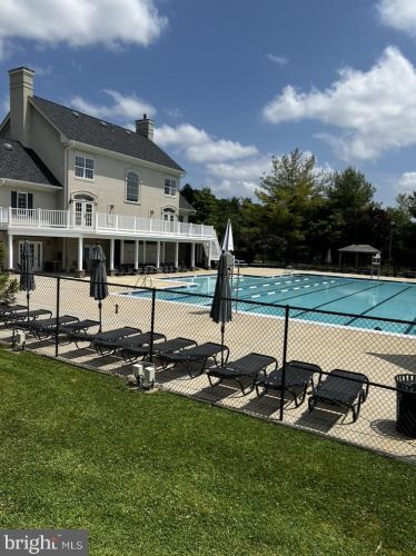 10417 Heathside Way, Rockville MD 20854-6344 exterior