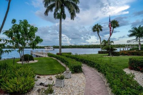 1857 Galleon Dr, Naples FL 34102-7635 exterior