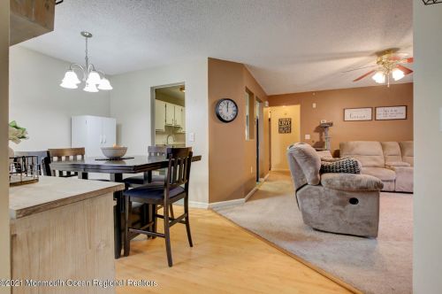 404 Daffodil Dr, Jackson Twp, NJ 08527-4125