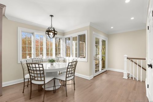 42 Kings Hwy, Westport CT  06880-4710 exterior