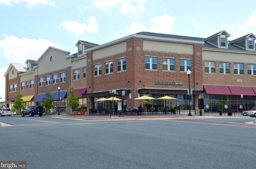 803 Catoctin Cir, Leesburg VA 20176-4951 exterior