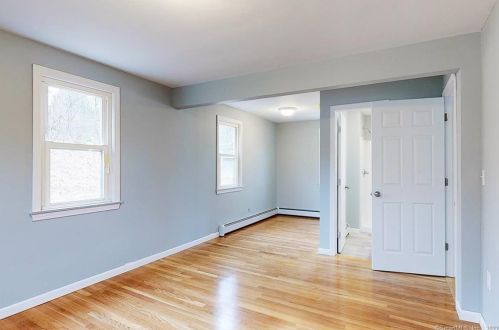 33 Palmer St, Killingly CT 06239-2732 exterior