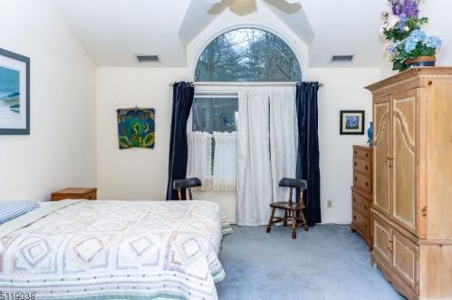 12 Oakwood Trl, Kinnelon NJ 07405-3115 exterior