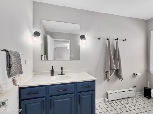 256 Frst Ave, Elmhurst IL 60126-3547 exterior