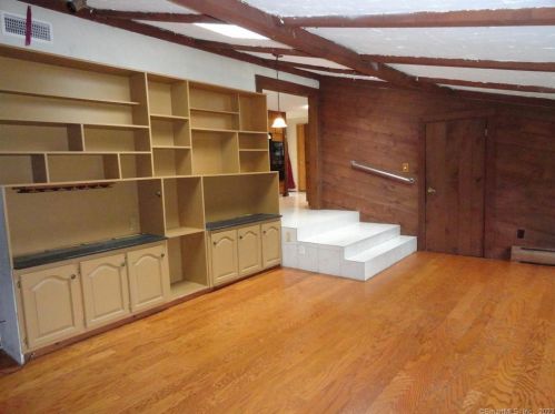 275 Torcon Dr, Torrington CT 06790-5818 exterior