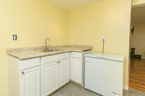 304 Ledge Rd, Killingly CT 06241-1910 exterior