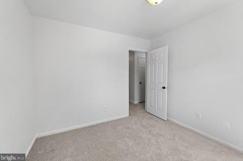 5307 Gln Grn Ct, Alexandria VA 22315-4230 exterior