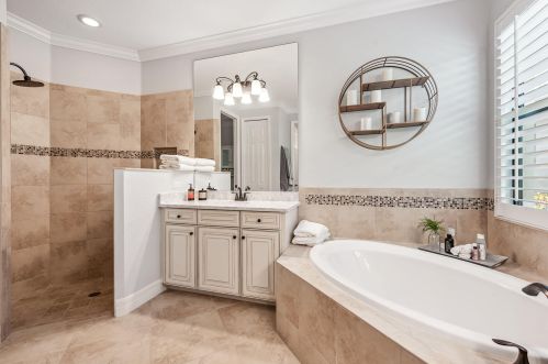 2862 Aviamar Cir, Naples FL 34114-9564 exterior