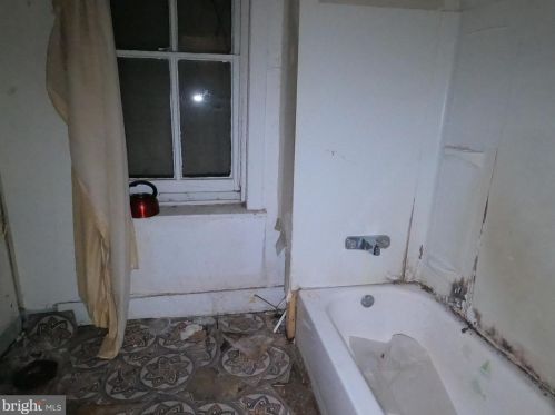 2715 11 St, Philadelphia PA 19123-3322 exterior