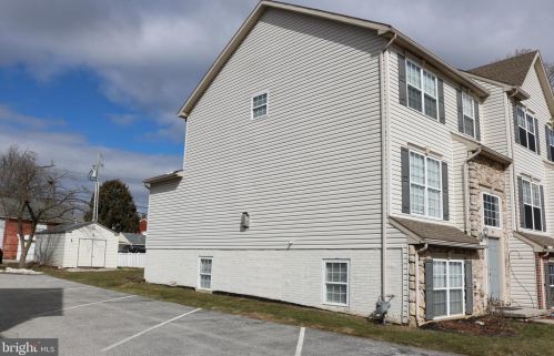 204 Walnut St, Hanover PA 17331-2534 exterior