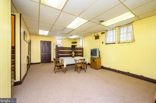 220 Maple Ave, Camden NJ 08106-2315 exterior