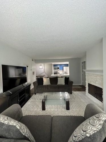 1012 Chastain Park Ct, Atlanta GA  30342-3246 exterior