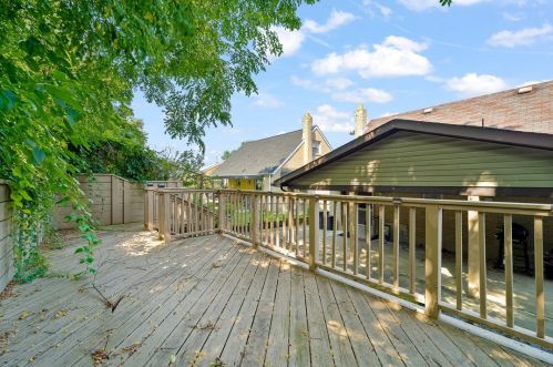 2107 Plainview Ave, Pittsburgh PA 15226-1545 exterior