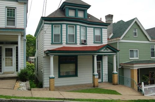 1909 Berdella St, Pittsburgh, PA 15220-4915