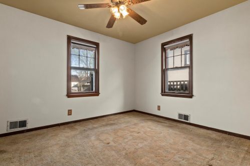 4249 1 Pl, Milwaukee WI 53207-3233 exterior