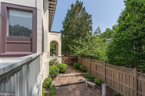 3524 Edmunds St, Washington DC 20007-1463 exterior