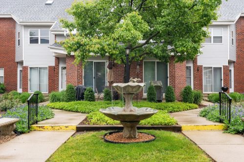 2584 Farwell Ave, Milwaukee WI  53211-4119 exterior