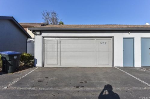 1407 Sycamore Ave, Tustin CA 92780-6279 exterior