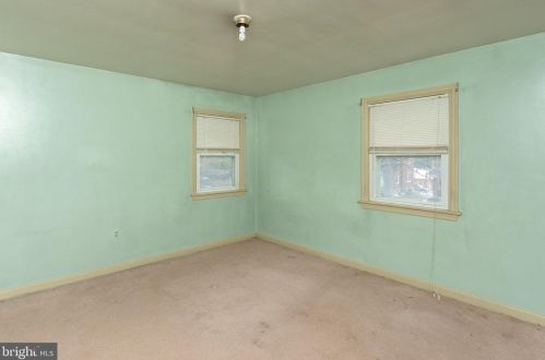 205 Pleasure Rd, Lancaster PA 17601-5180 exterior