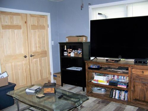 1025 6th St, Hempstead TX  77445-5418 exterior