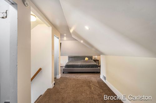 1044 Broadway Ave, Meskegon MI 49444-2354 exterior