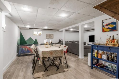 108 Fenimore St, Valley Stream NY 11580-3407 exterior