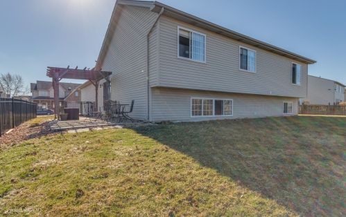 1236 Callaway Dr, Joliet IL 60404-8155 exterior