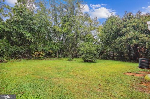 1009 Lewis Ave, Rockville MD 20851-2350 exterior