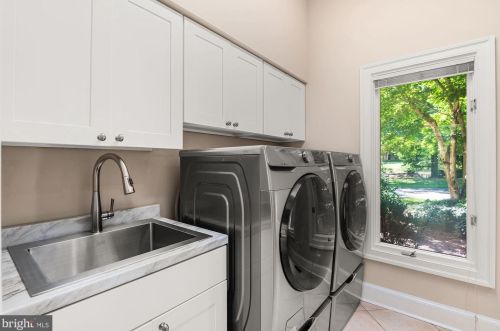 9821 Avenel Farm Dr, Rockville MD  20854-5414 exterior