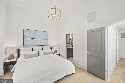 1632 15th St, Washington DC  20009-3850 exterior