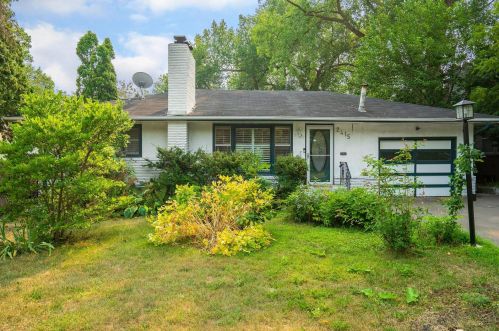 2415 Edgcumbe Rd, Saint Paul, MN 55116-2714