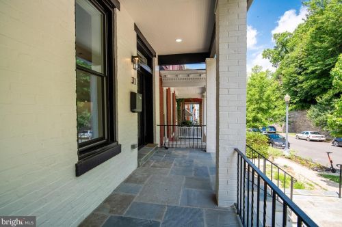 31 V St, Washington DC  20001-1012 exterior