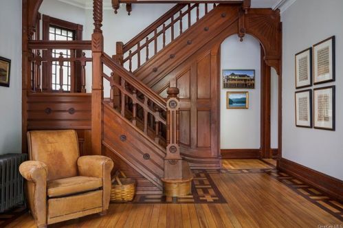 19 Garfield Pl, Poughkeepsie, NY 12601-4321