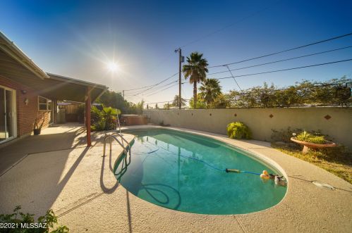 6171 4th St, Tucson, AZ 85711-1613