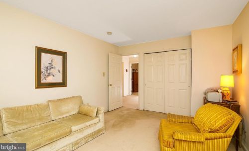 9 Kimberly Dr, Runnemede NJ 08078-2104 exterior