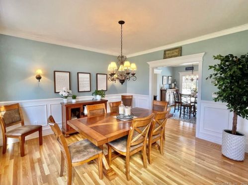 27 Patrick Dr, Seymour CT 06483-2372 exterior