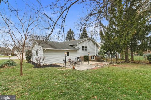 425 Clearview Rd, Hanover PA 17331-1313 exterior