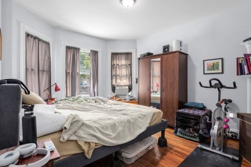 204 Falcon St, Boston MA 02128 exterior