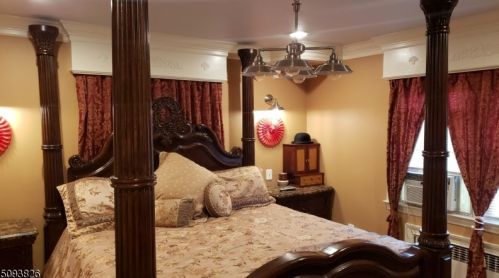 12 Adamsville Rd, Bridgewater NJ 08807-3049 exterior