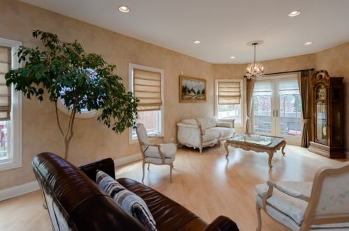 6923 Kenton Ave, Chicago IL 60712-2429 exterior